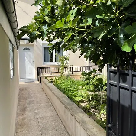 Holiday home Maison Proche Paris Et Orly *